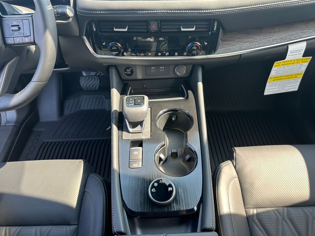 2026 Nissan Rogue Platinum photo 18