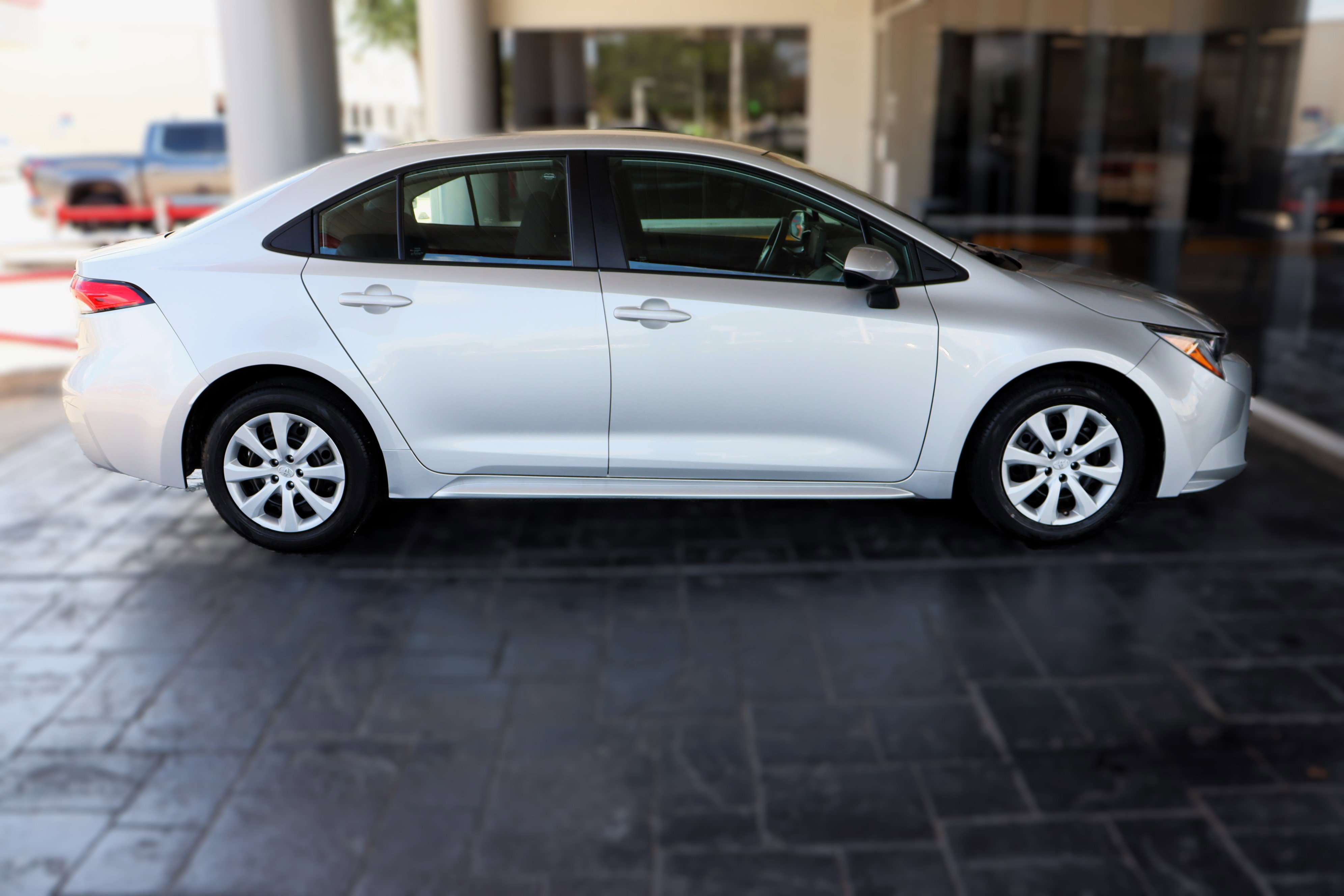2023 Toyota Corolla LE photo 11