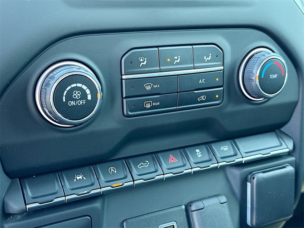 2023 Chevrolet Silverado 1500 Custom photo 14