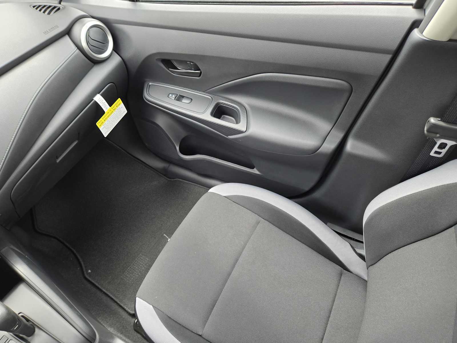 2025 Nissan Versa S photo 13