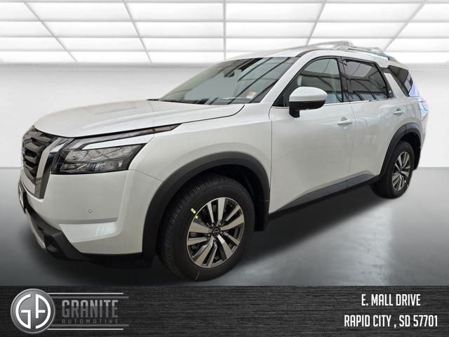 2025 Nissan Pathfinder SL's photo