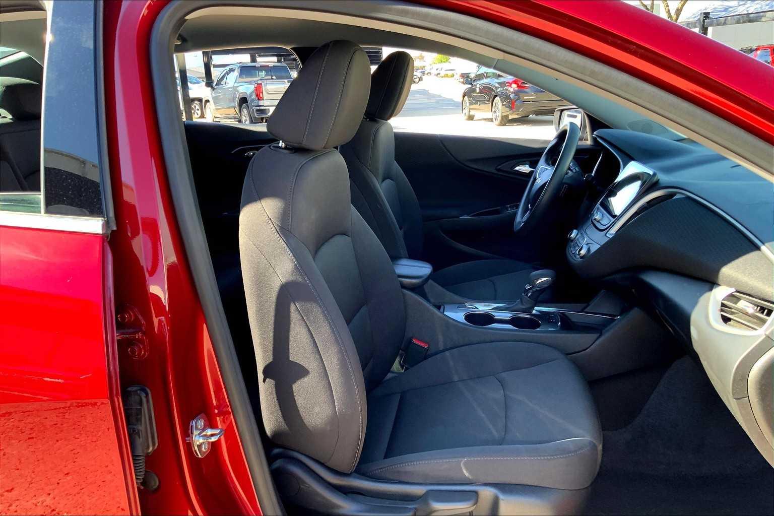 2024 Chevrolet Malibu 1LT photo 8