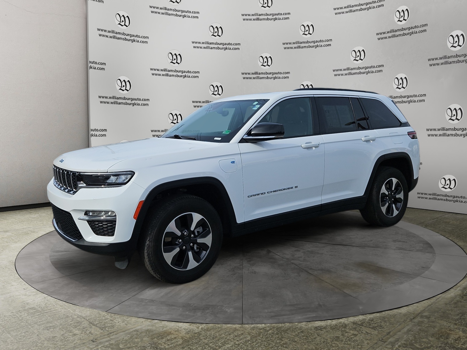 2024 Jeep Grand Cherokee 4xe's photo