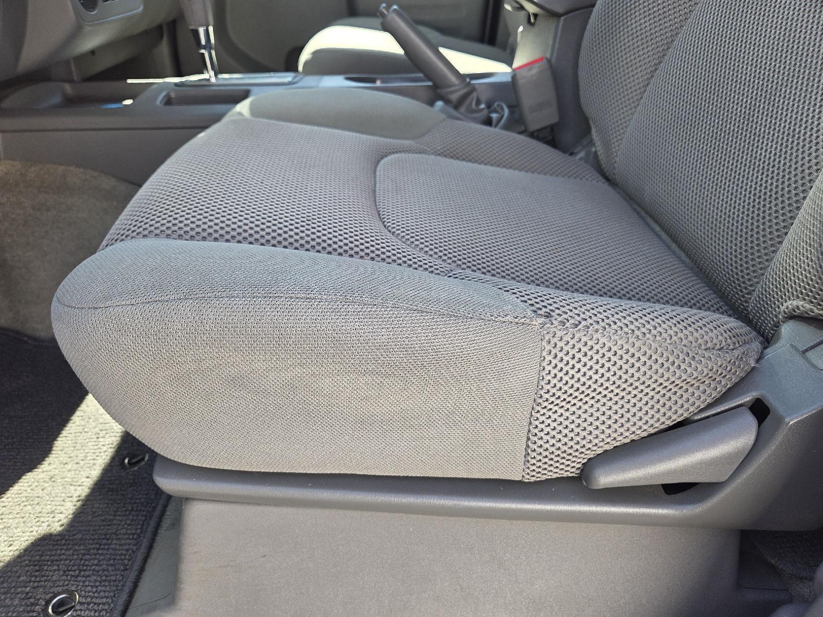 2016 Nissan Frontier SV photo 4