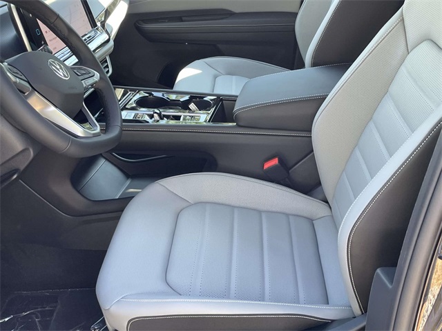 2026 Volkswagen Atlas Cross Sport SEL R-Line photo 10