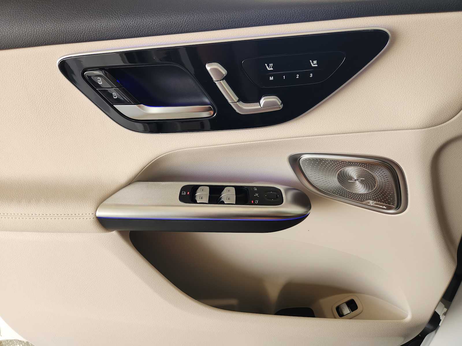 2026 Mercedes Benz GLC 300 photo 14