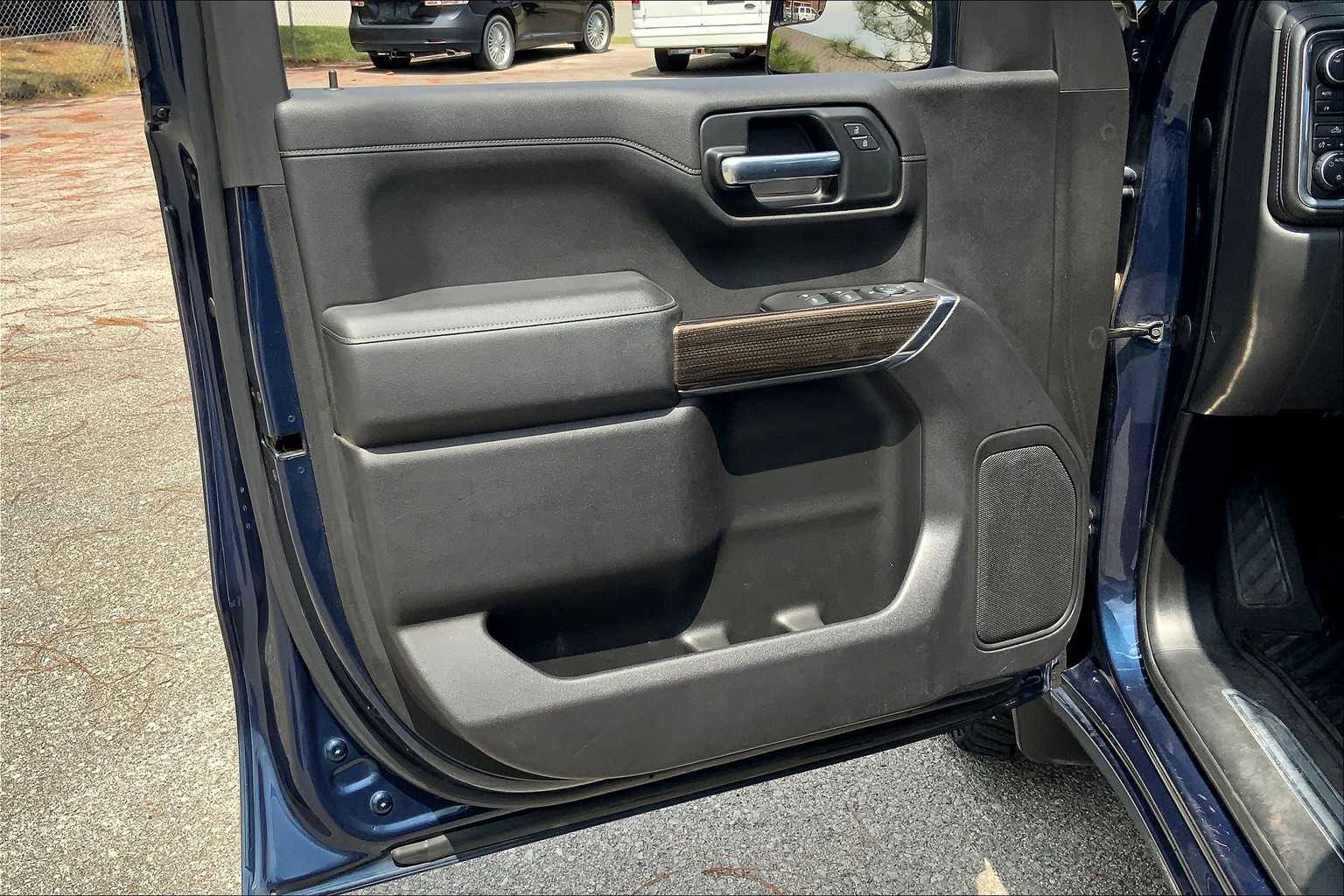 2020 Chevrolet Silverado 1500 LT photo 19