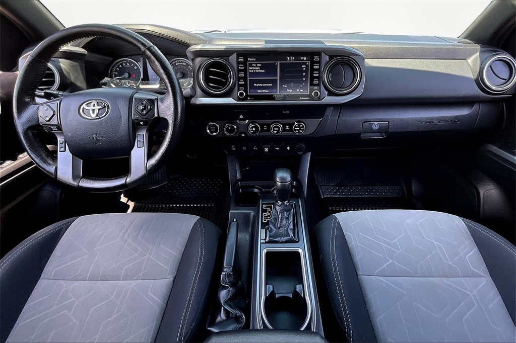 2020 Toyota Tacoma TRD Sport photo 16