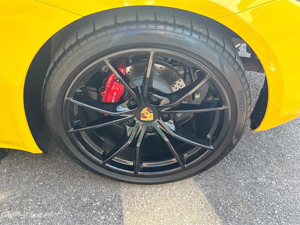 2024 Porsche Cayman S photo 11