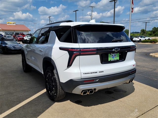 2024 Chevrolet Traverse Z71 photo 3
