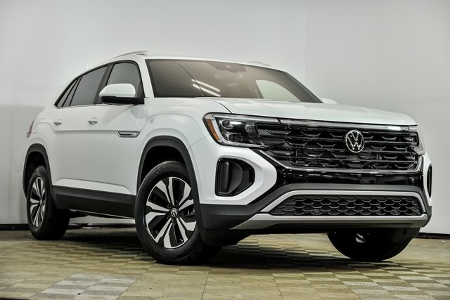 2026 Volkswagen Atlas Cross Sport SE's photo