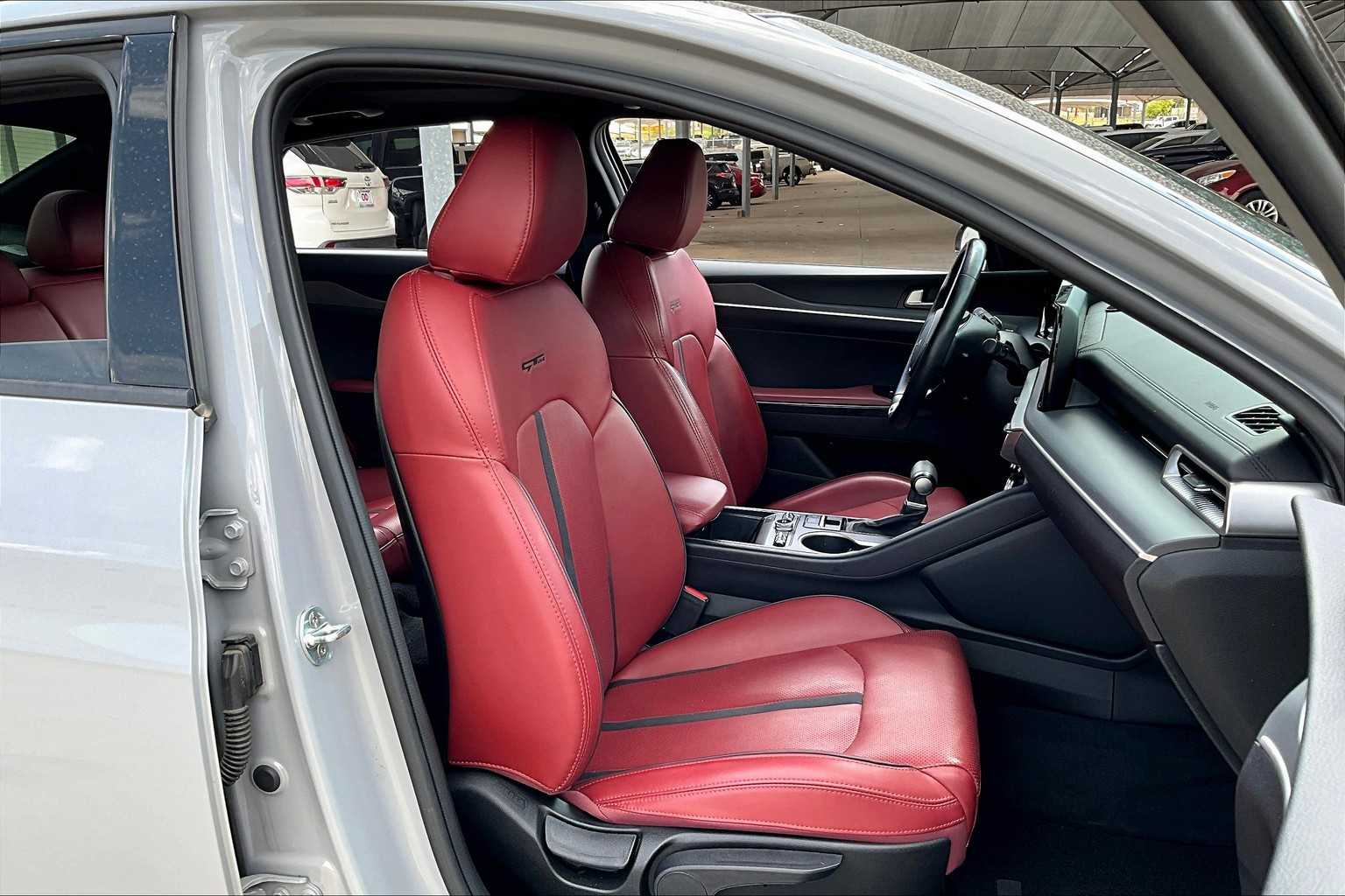2022 Kia K5 GT-Line photo 8
