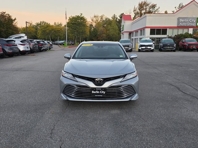 2018 Toyota Camry XLE photo 2