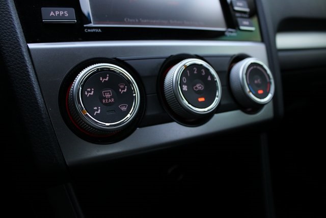 2017 Subaru Crosstrek 2.0i Premium photo 4