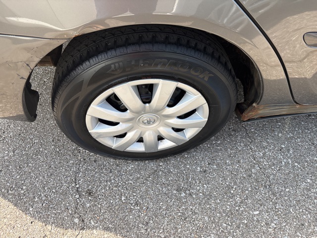 2005 Toyota Camry LE photo 25