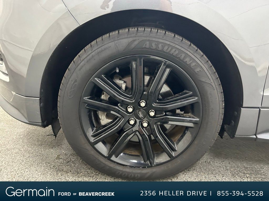 2021 Ford Edge ST photo 11