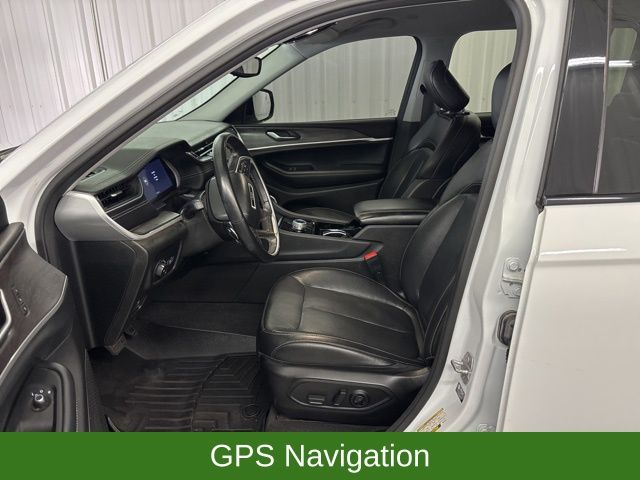 2021 Jeep Grand Cherokee Limited photo 2