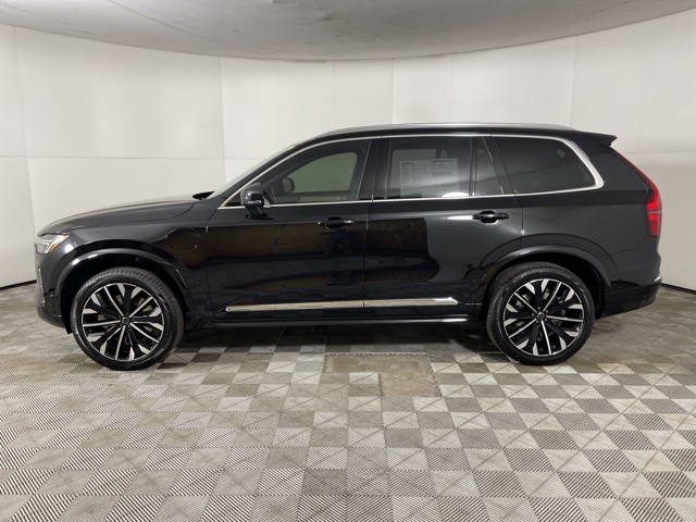 2025 Volvo XC90 T8 AWD Plus photo 4