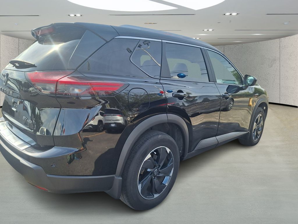 2024 Nissan Rogue SV photo 4
