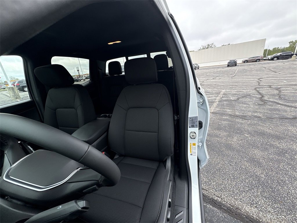 2026 Chevrolet Colorado LT photo 13