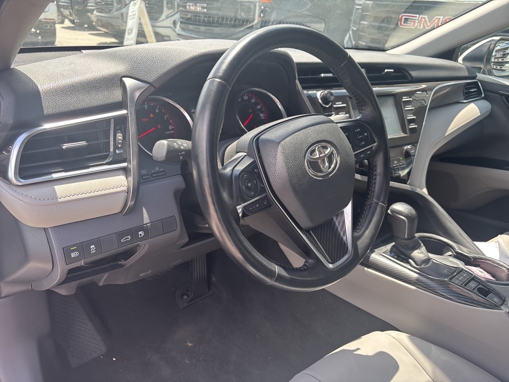 2018 Toyota Camry XSE photo 16