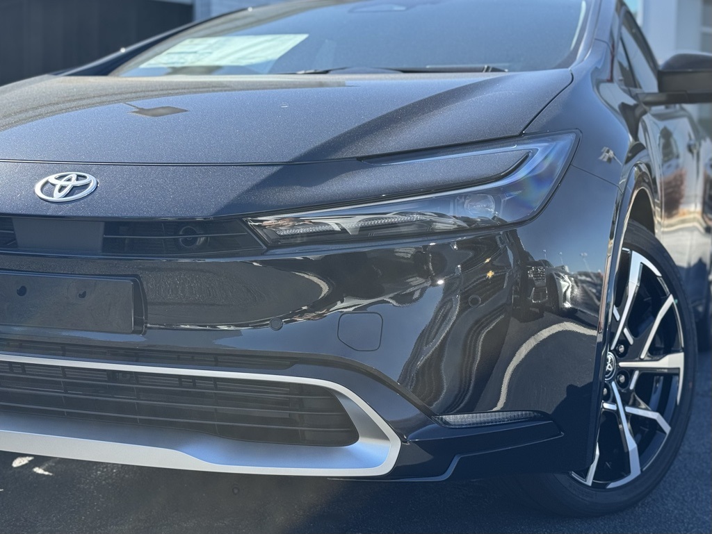 2026 Toyota Prius Plug-in Hybrid XSE photo 3