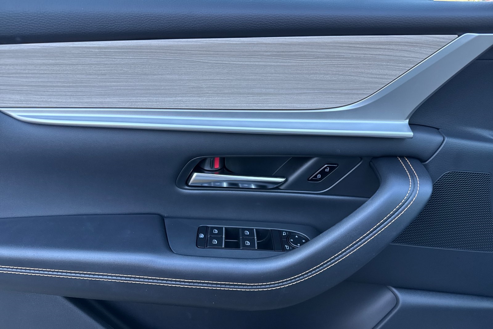 2025 Mazda CX-90 Preferred photo 11