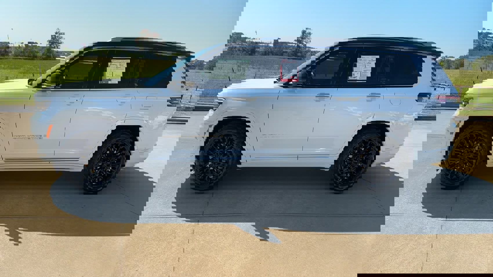 2021 Jeep Grand Cherokee L Summit Reserve photo 6