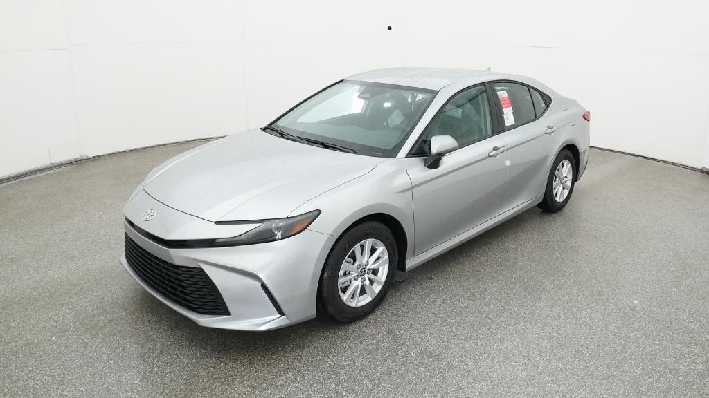 2026 Toyota Camry LE's photo