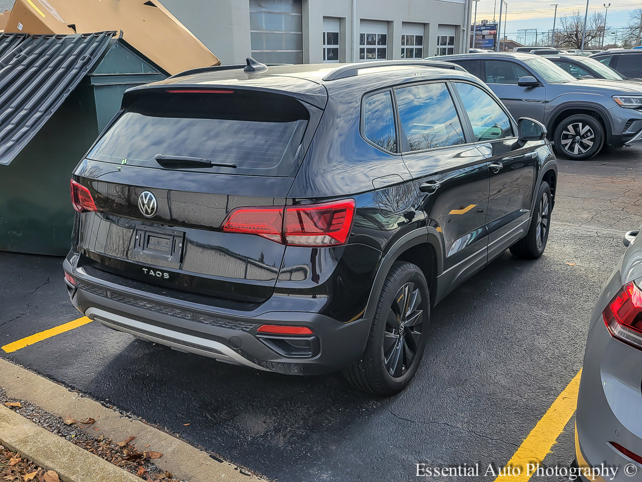 2024 VOLKSWAGEN TAOS - Image 2