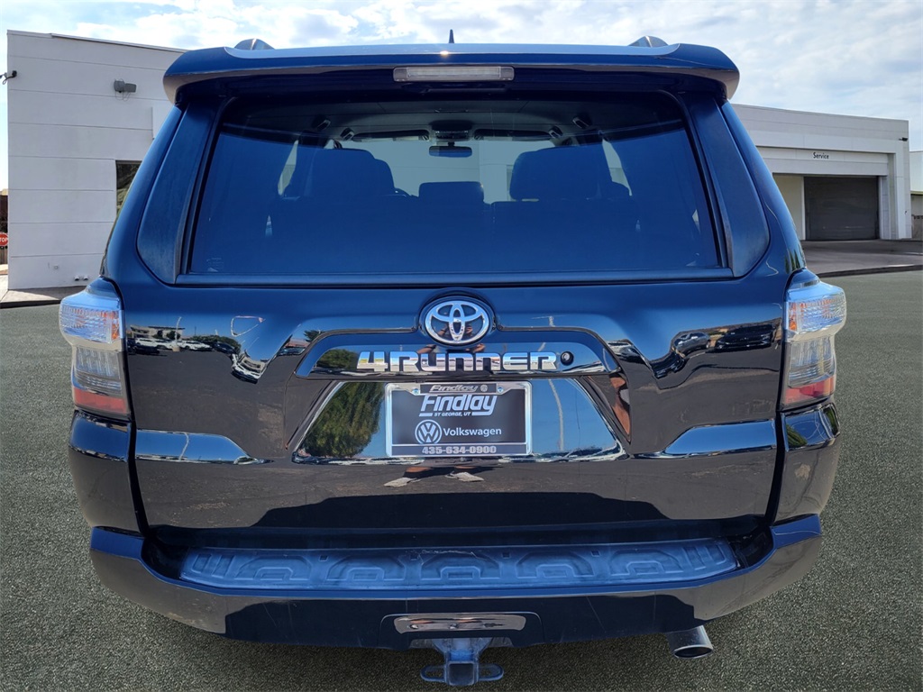 2019 Toyota 4Runner SR5 photo 4