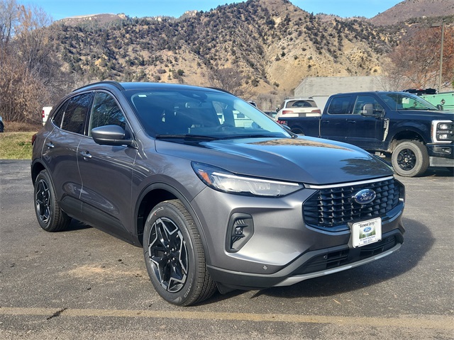 2026 Ford Escape Platinum's photo