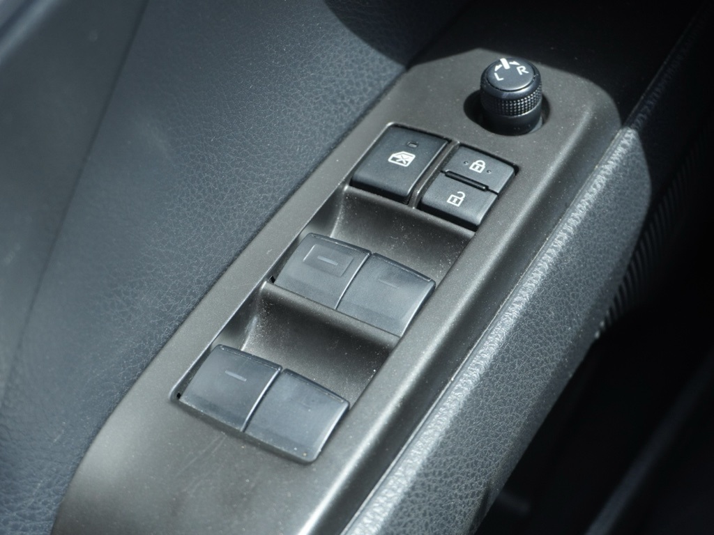 2023 Toyota Camry SE photo 12