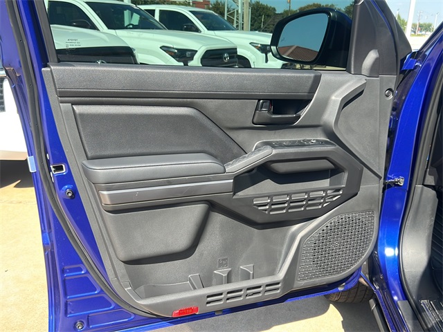 2025 Toyota Tacoma SR5 4x4 Double Cab photo 15