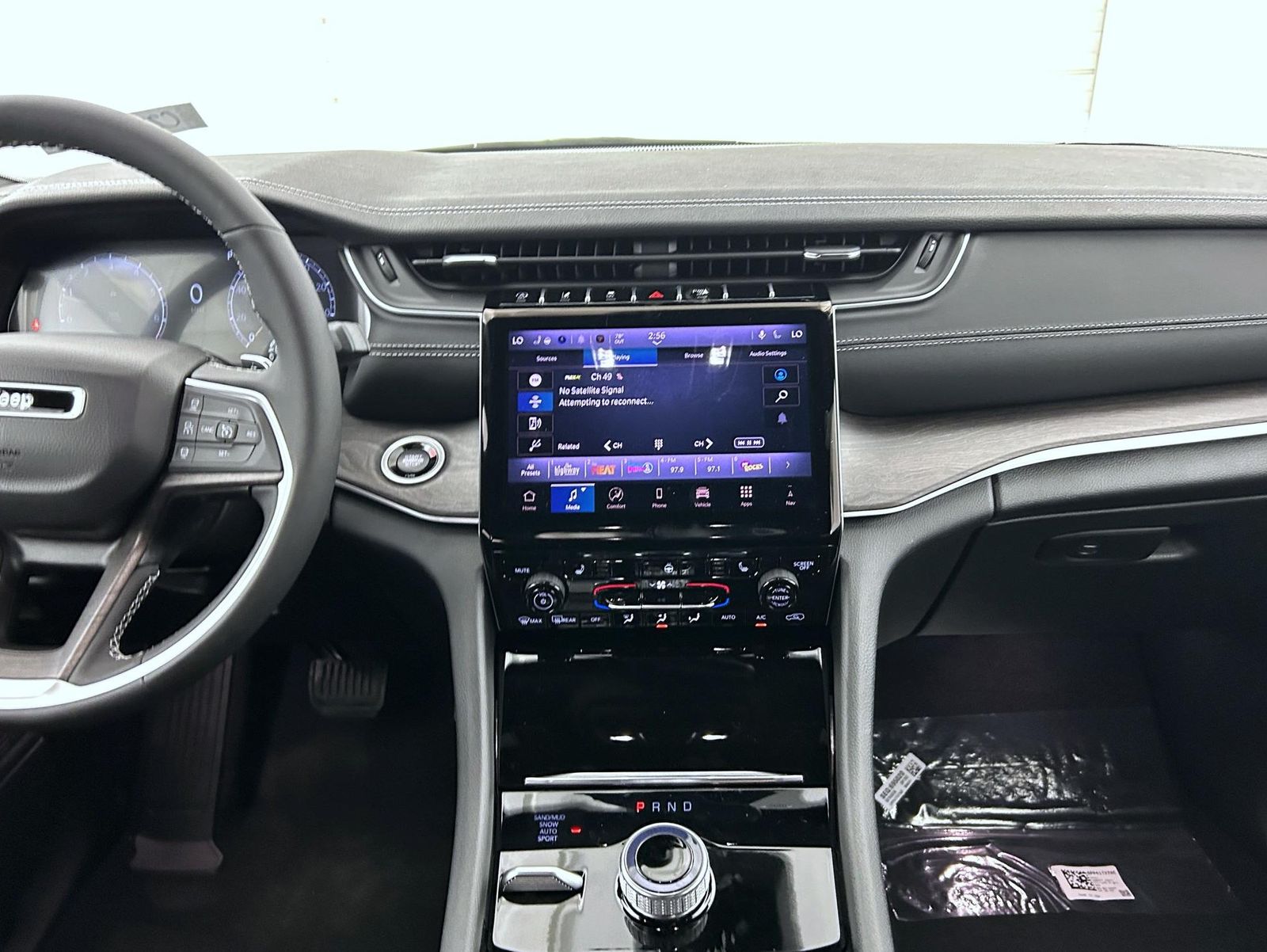 2025 Jeep Grand Cherokee Limited photo 12