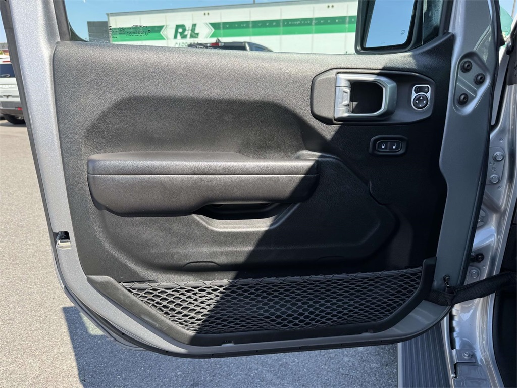 2021 Jeep Gladiator Sport S photo 26