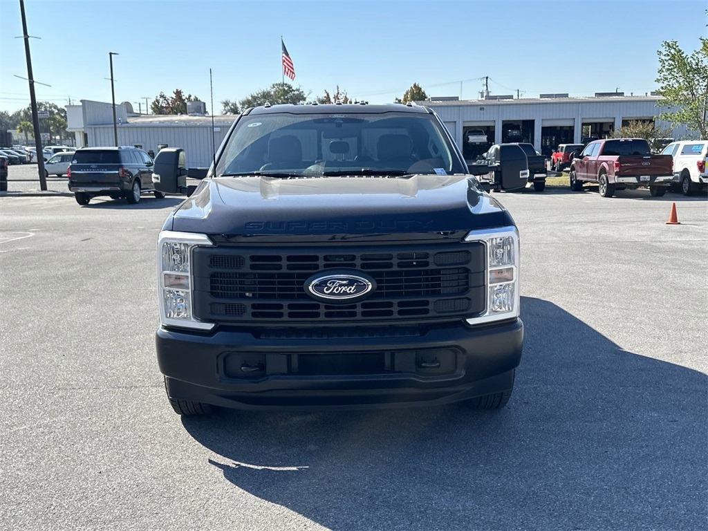 2024 Ford F-350 photo 2