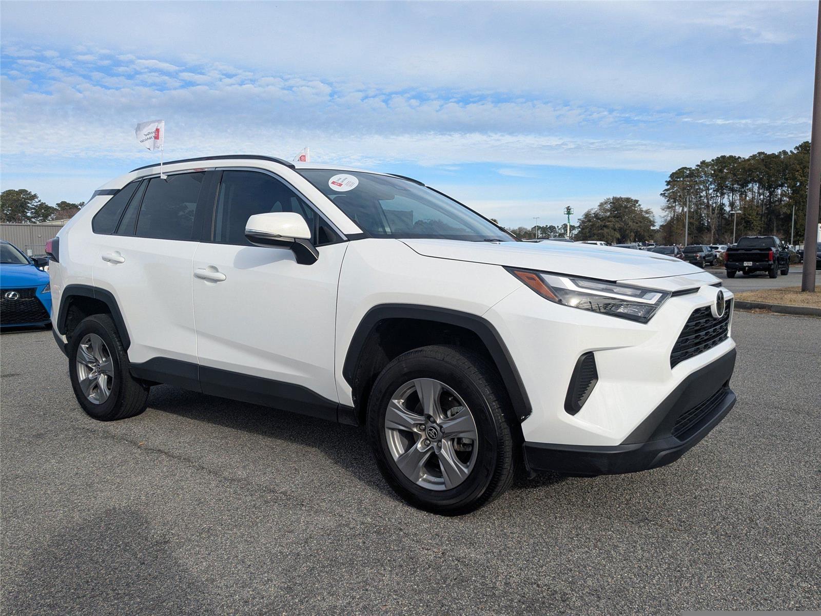 Used 2024 Toyota RAV4 XLE with VIN 2T3W1RFV1RC291861 for sale in Northfield, Minnesota