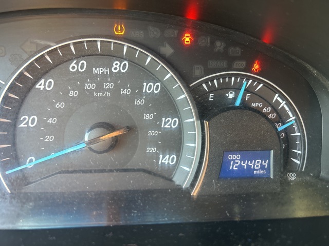 2013 Toyota Camry LE photo 8