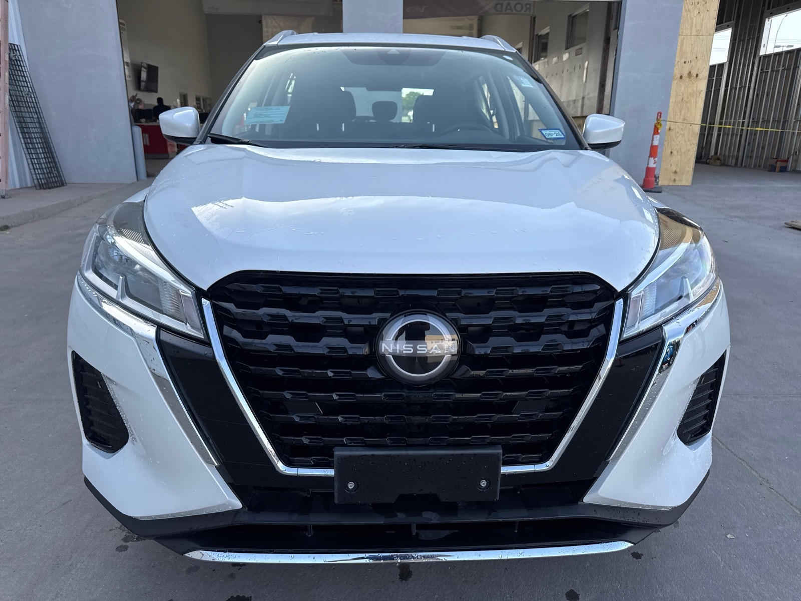 Used 2024 WHITE Nissan SV image 12