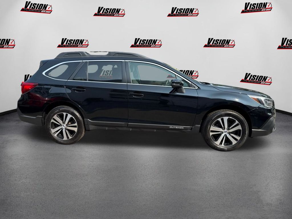 2019 Subaru Outback 2.5i photo 2