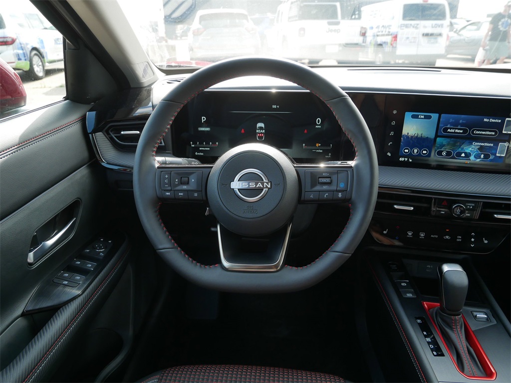 2025 Nissan Kicks SR photo 12