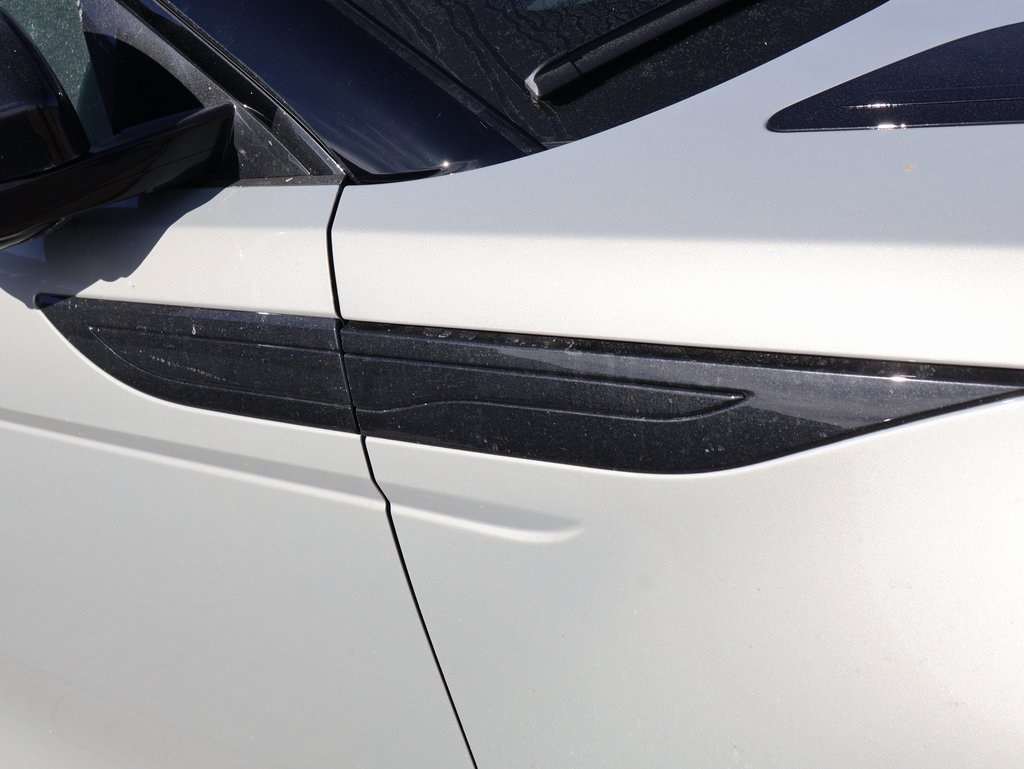 2026 Land Rover Range Rover Evoque Dynamic SE photo 5