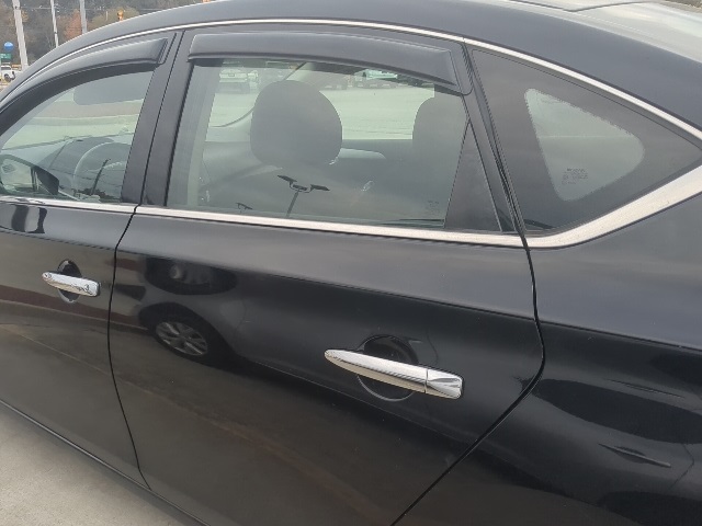 2015 Nissan Sentra SV photo 3