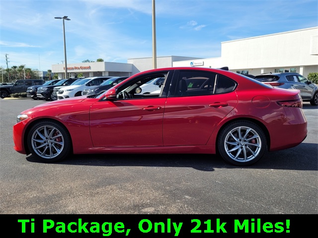 2022 Alfa Romeo Giulia Ti photo 4