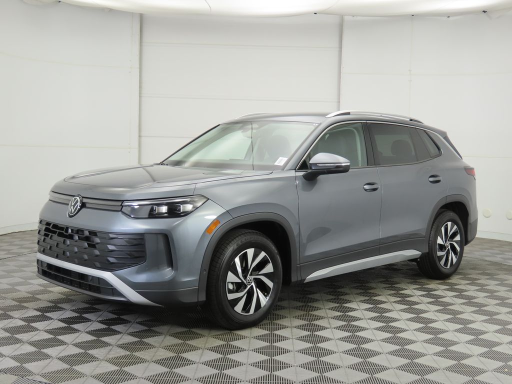 2025 Volkswagen Tiguan S's photo