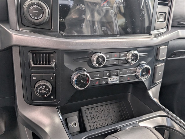 2025 Ford F-150 XLT photo 9