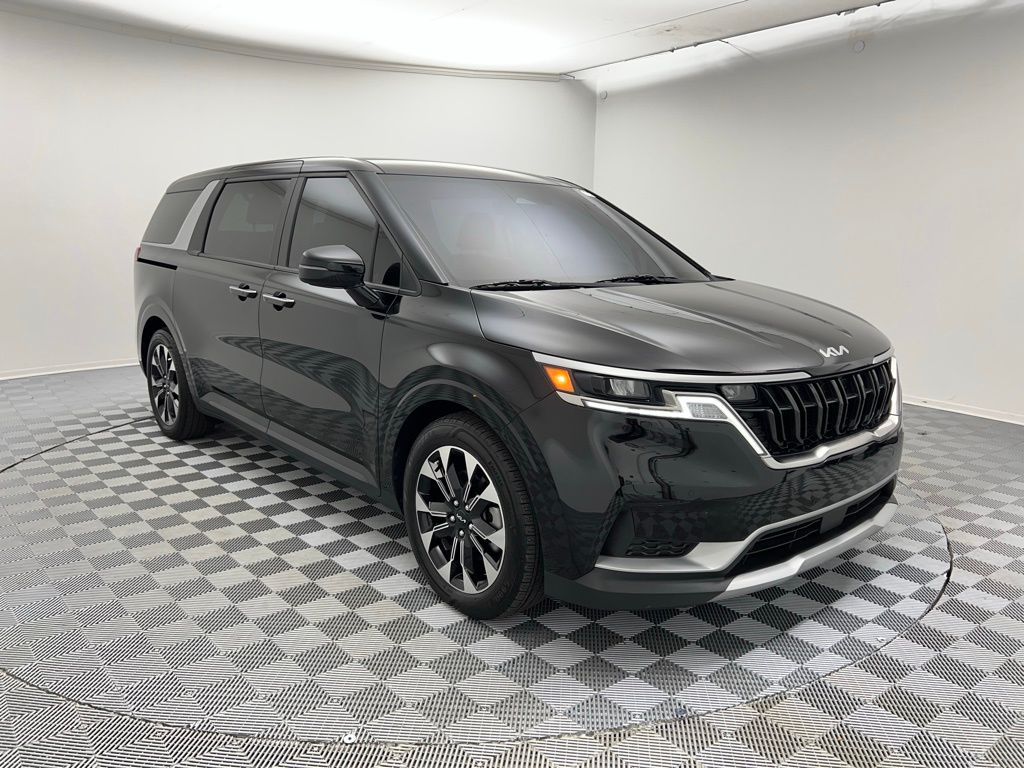2024 Kia Carnival EX photo 2