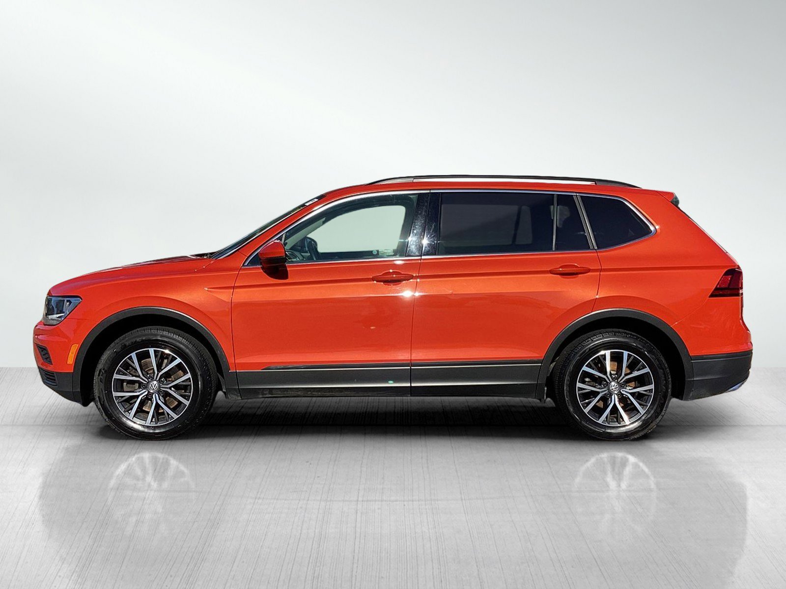 Used 2019 Volkswagen Tiguan SE with VIN 3VV2B7AX3KM017190 for sale in Brainerd, Minnesota