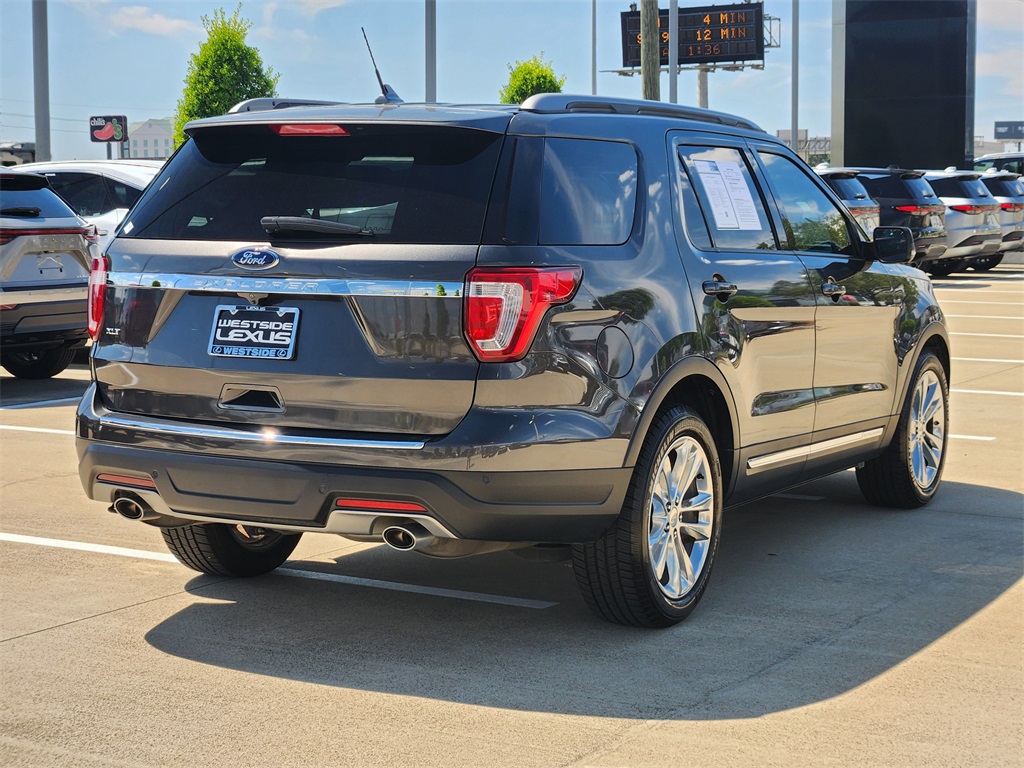 2018 Ford Explorer XLT photo 7